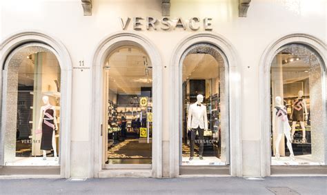 casa moda versace qualità|storia di versace.